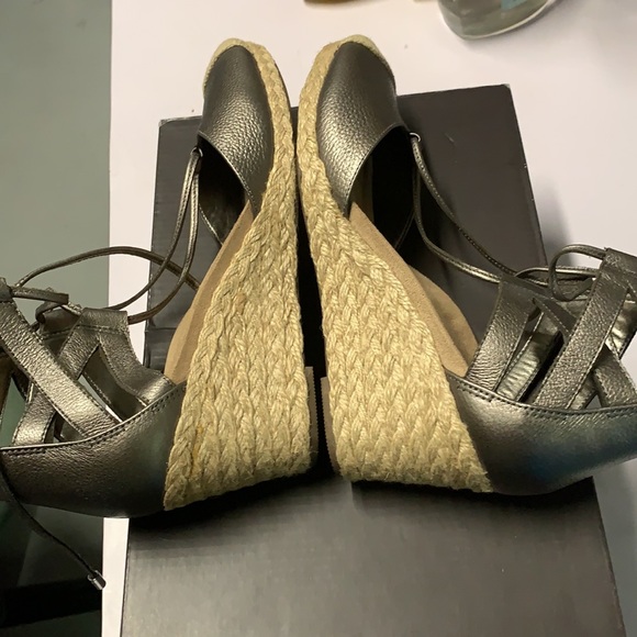 Vionic Heel Sandals - Picture 4 of 6